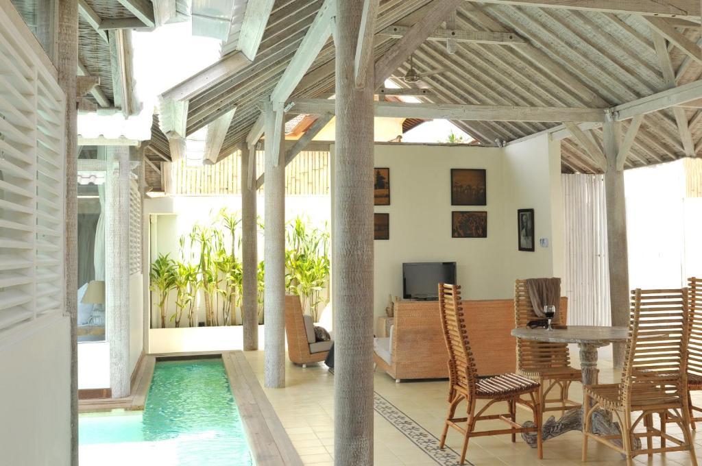 Laksmana Hideaway 2 - Surrounded By Water- 2bd With Fantastic Pool!